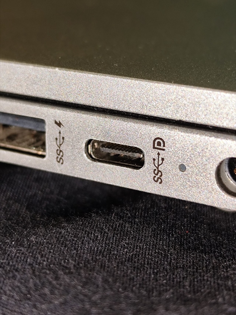 USB-C-poort op een laptop